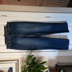 Gloria Vanderbilt jeans